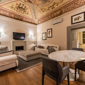 Apartment Rucellai Prestige By Mmega, Florence